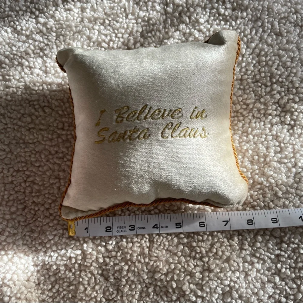 Mini holiday pillow